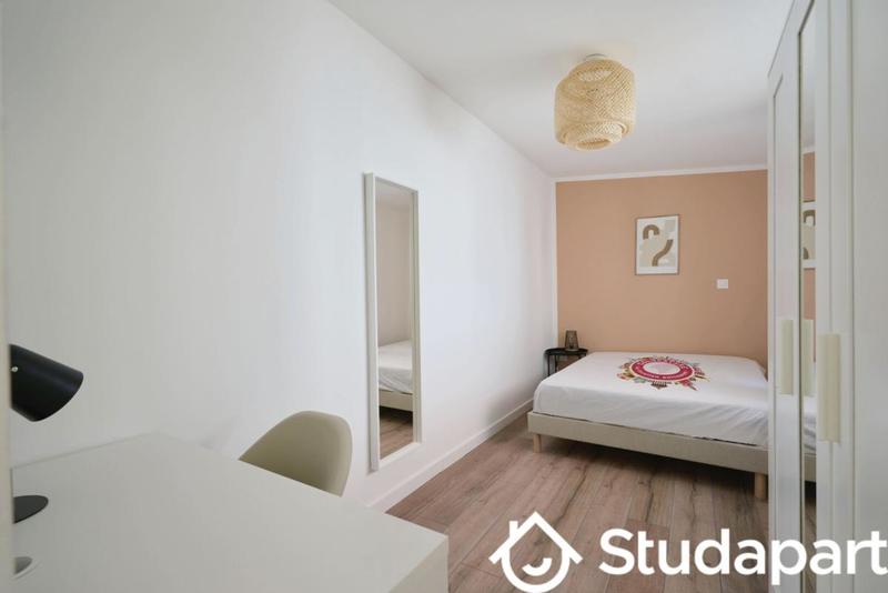 Chambre - 12 m² - 1 pièce