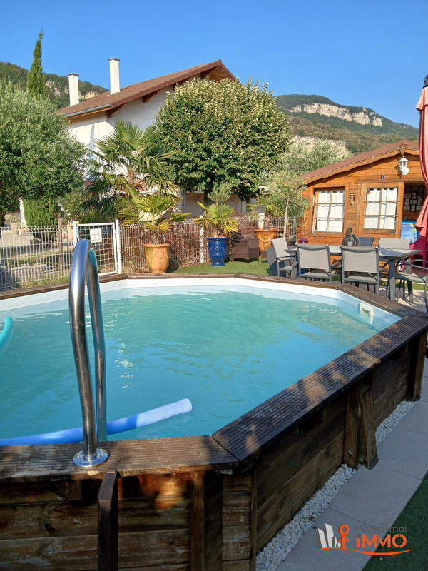 Maison - 90 m² - 8 pièces