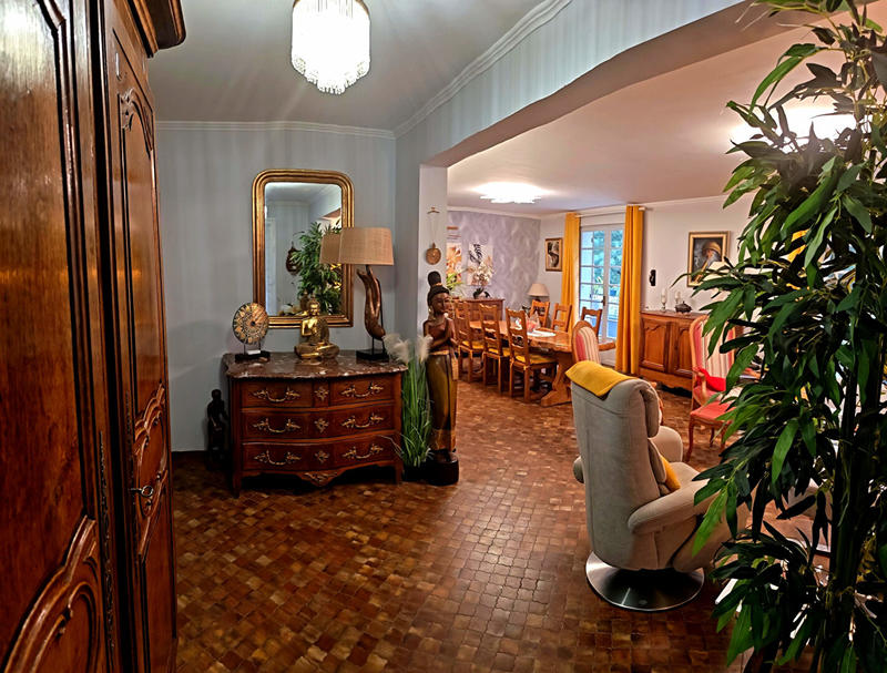 Maison - 205 m² - 6 pièces