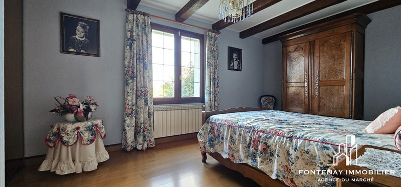 Maison - 220 m² - 7 pièces