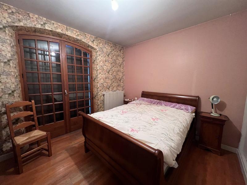 Maison - 220 m² - 7 pièces