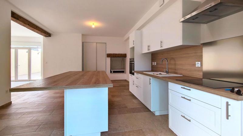 Mas - 193 m² - 8 pièces