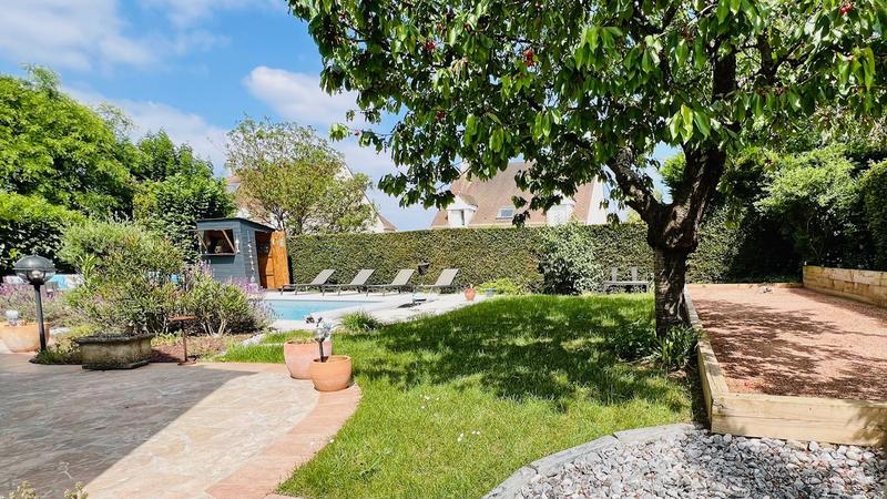 Maison - 180 m² - 7 pièces