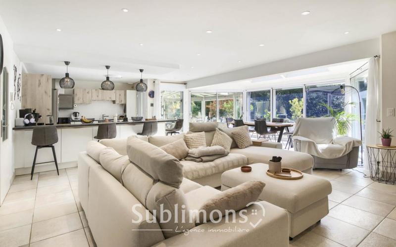 Maison ancienne - 262 m² - 10 pièces