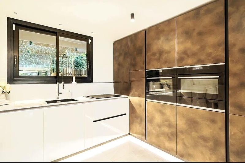 Appartement - 110 m² - 4 pièces