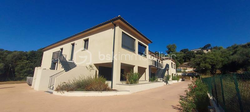 Appartement - 108 m² - 5 pièces