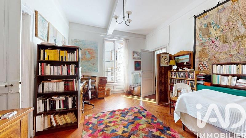 Maison - 328 m² - 10 pièces