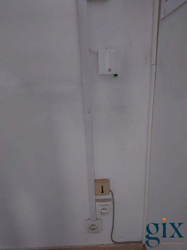 Local commercial - 80 m² - 4 pièces