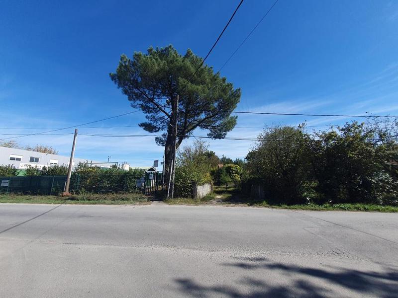 Terrain constructible - 3 323 m²