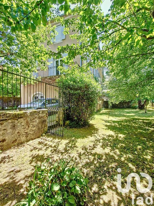 Maison - 280 m² - 8 pièces