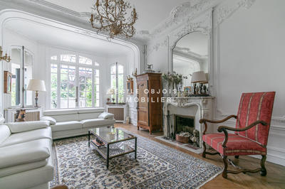 Maison - 272 m² - 11 pièces