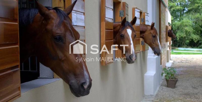 Maison - 838 m² - 20 pièces