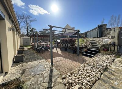 Maison - 112 m² - 7 pièces