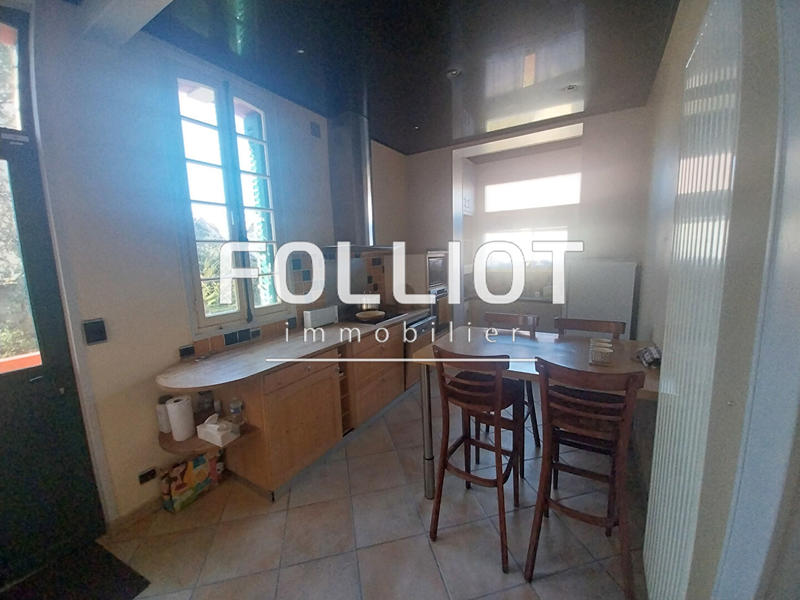 Maison - 200 m² - 10 pièces