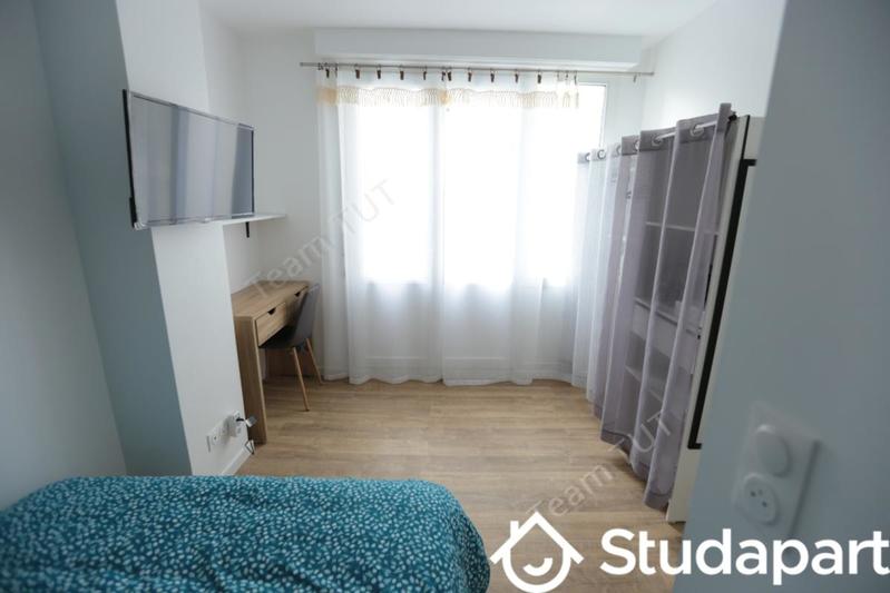 Chambre - 12 m² - 1 pièce