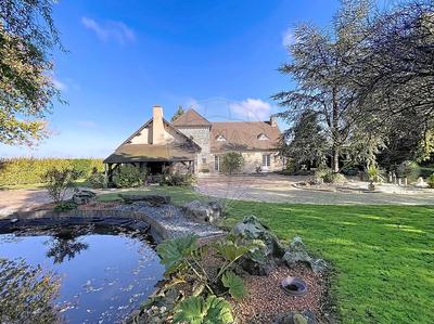 Maison - 300 m² - 5 pièces