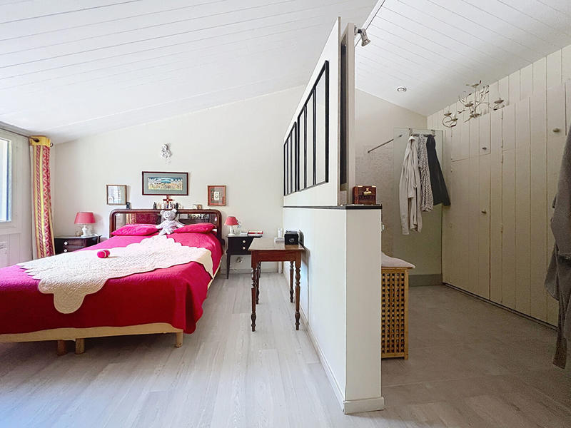 Maison - 232 m² - 7 pièces