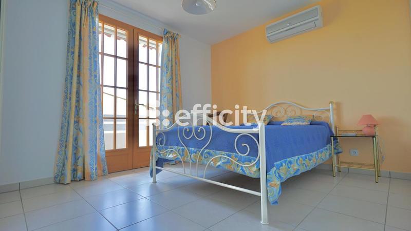 Maison - 181 m² - 7 pièces