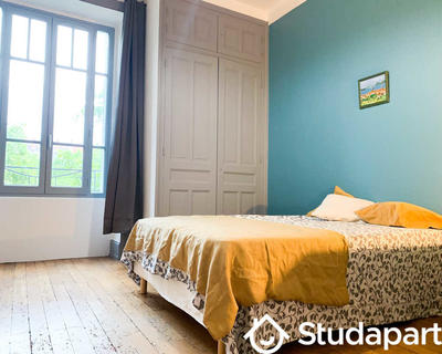Chambre - 120 m² - 1 pièce