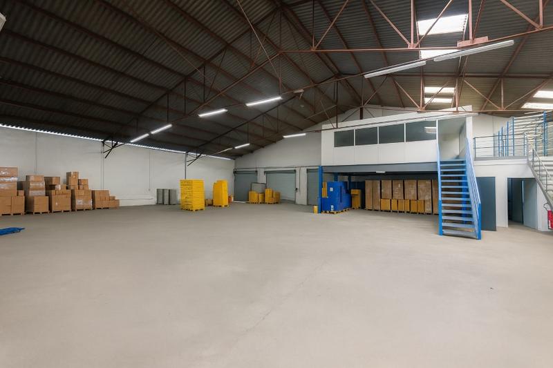 Local d'activité / Entrepôt - 800 m²