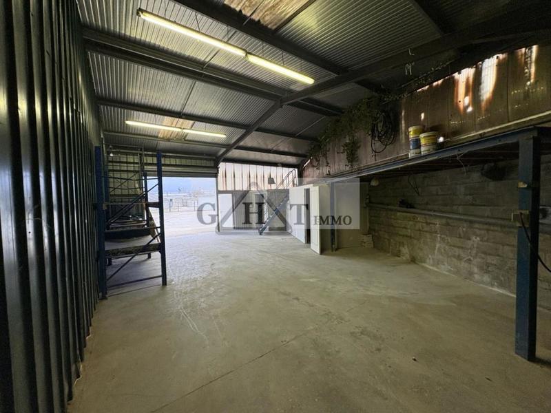 Entrepôt - 284 m²