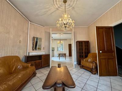 Maison - 273 m² - 9 pièces