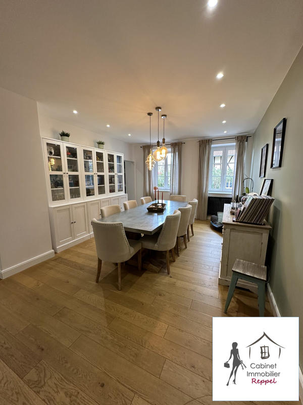 Maison - 340 m² - 10 pièces