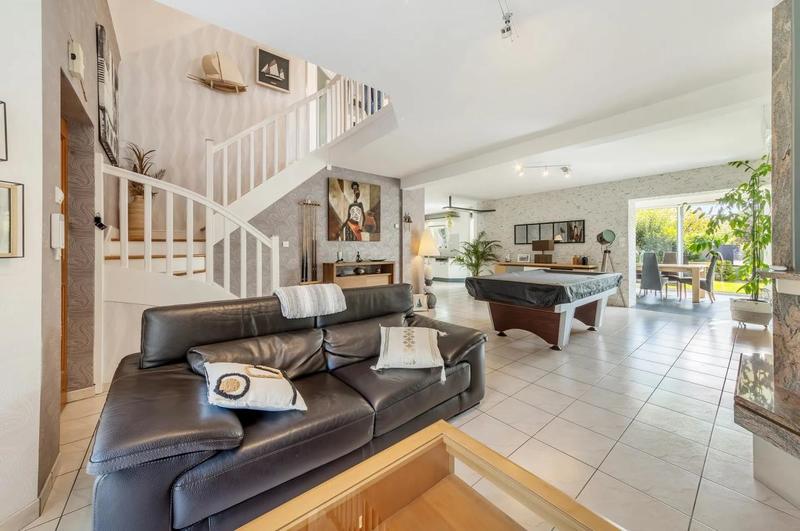 Maison - 186 m² - 7 pièces