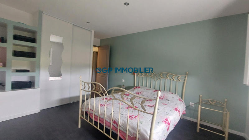 Maison - 203 m² - 8 pièces