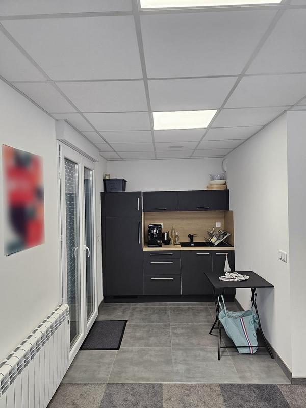 Bureau - 80 m² - 1 pièce