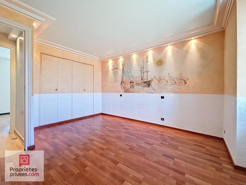 Maison - 253 m² - 10 pièces