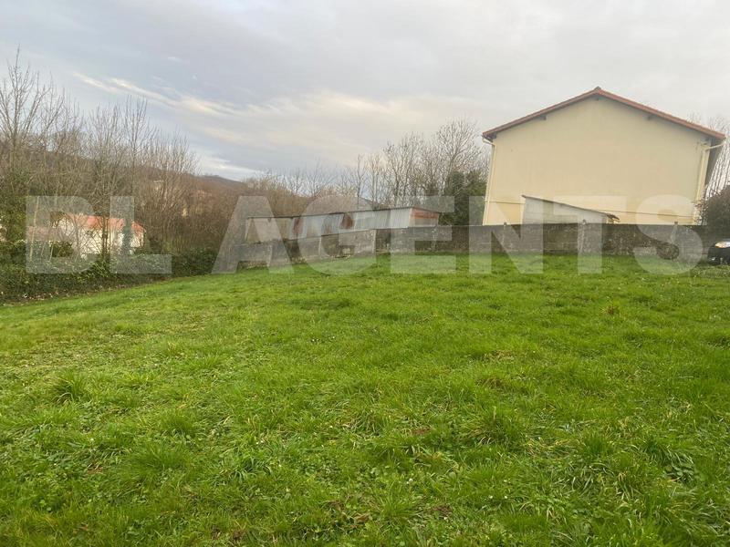 Terrain - 1 048 m²