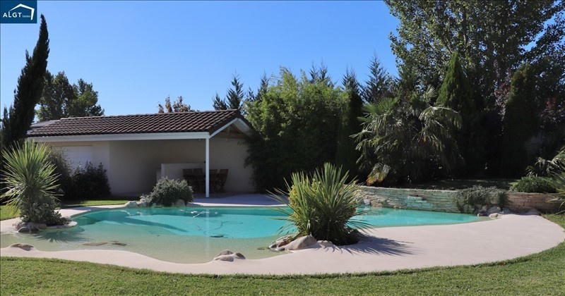 Villa - 203 m² - 6 pièces