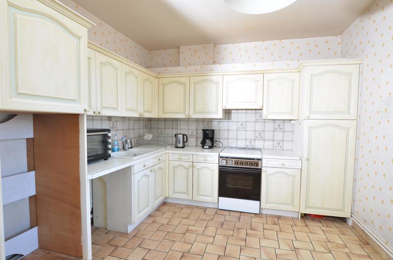 Maison - 241 m² - 10 pièces