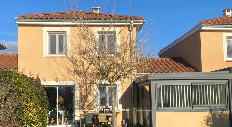 Maison - 94 m² - 5 pièces