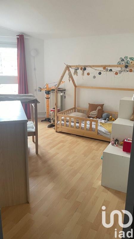 Appartement - 80 m² - 4 pièces