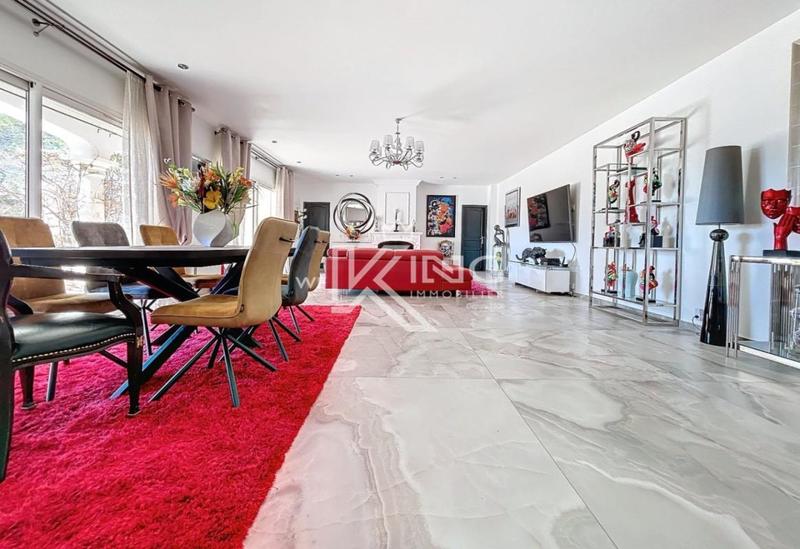 Villa - 220 m² - 7 pièces