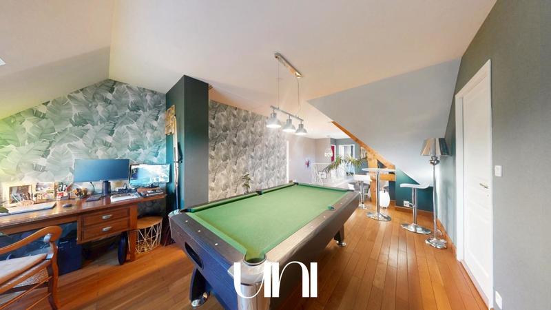 Maison - 185 m² - 7 pièces