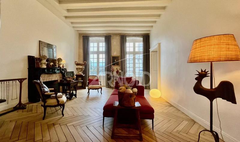 Appartement - 192 m² - 5 pièces