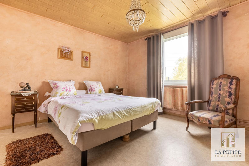 Maison - 275 m² - 7 pièces