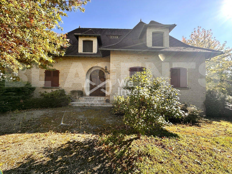 Maison - 206 m² - 8 pièces