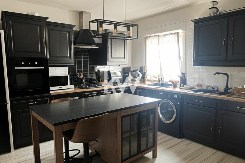 Maison - 95 m² - 4 pièces