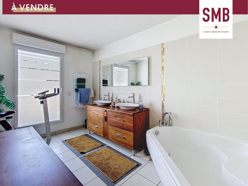 Appartement sur toit - 106 m² - 4 pièces