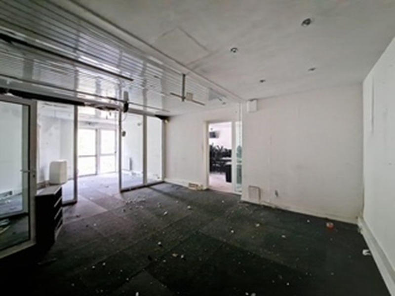 Local commercial - 200 m²