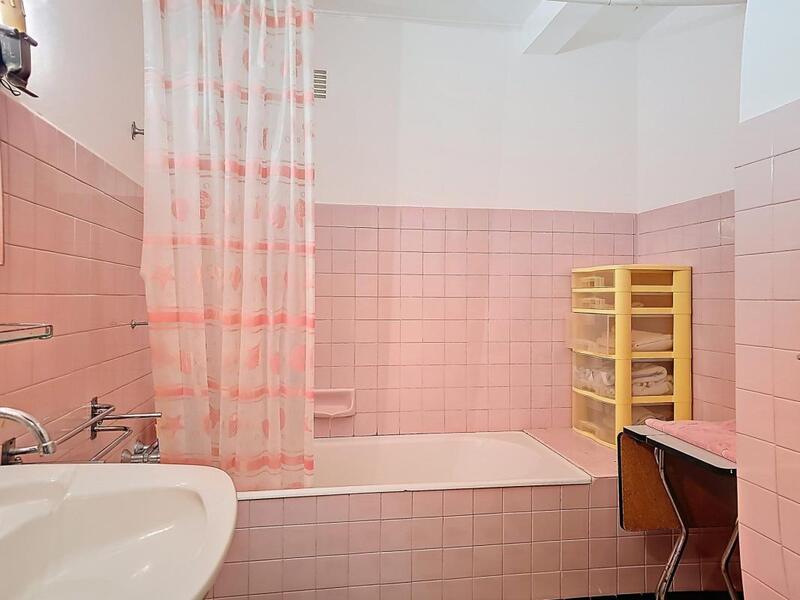 Maison - 202 m² - 9 pièces