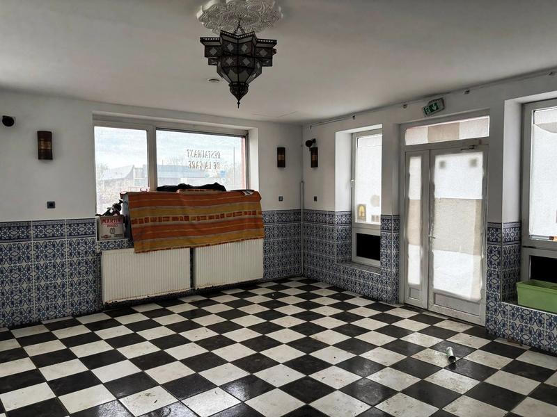 Immeuble - 1 200 m² - 35 pièces