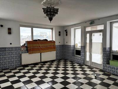 Immeuble - 1 200 m² - 35 pièces