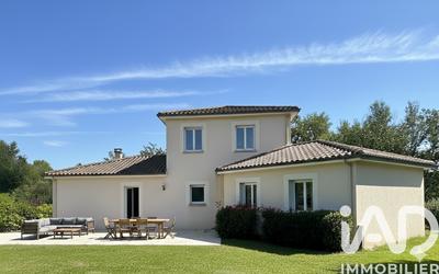 Maison - 152 m² - 6 pièces