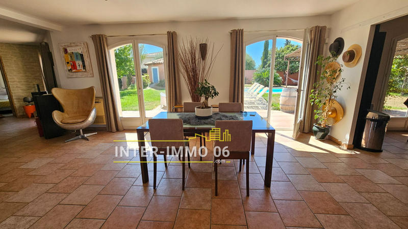 Villa - 193 m² - 6 pièces
