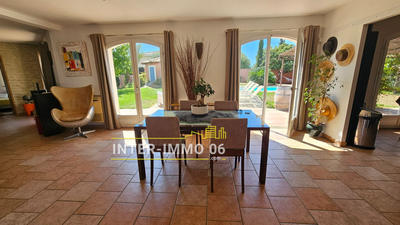 Villa - 193 m² - 6 pièces